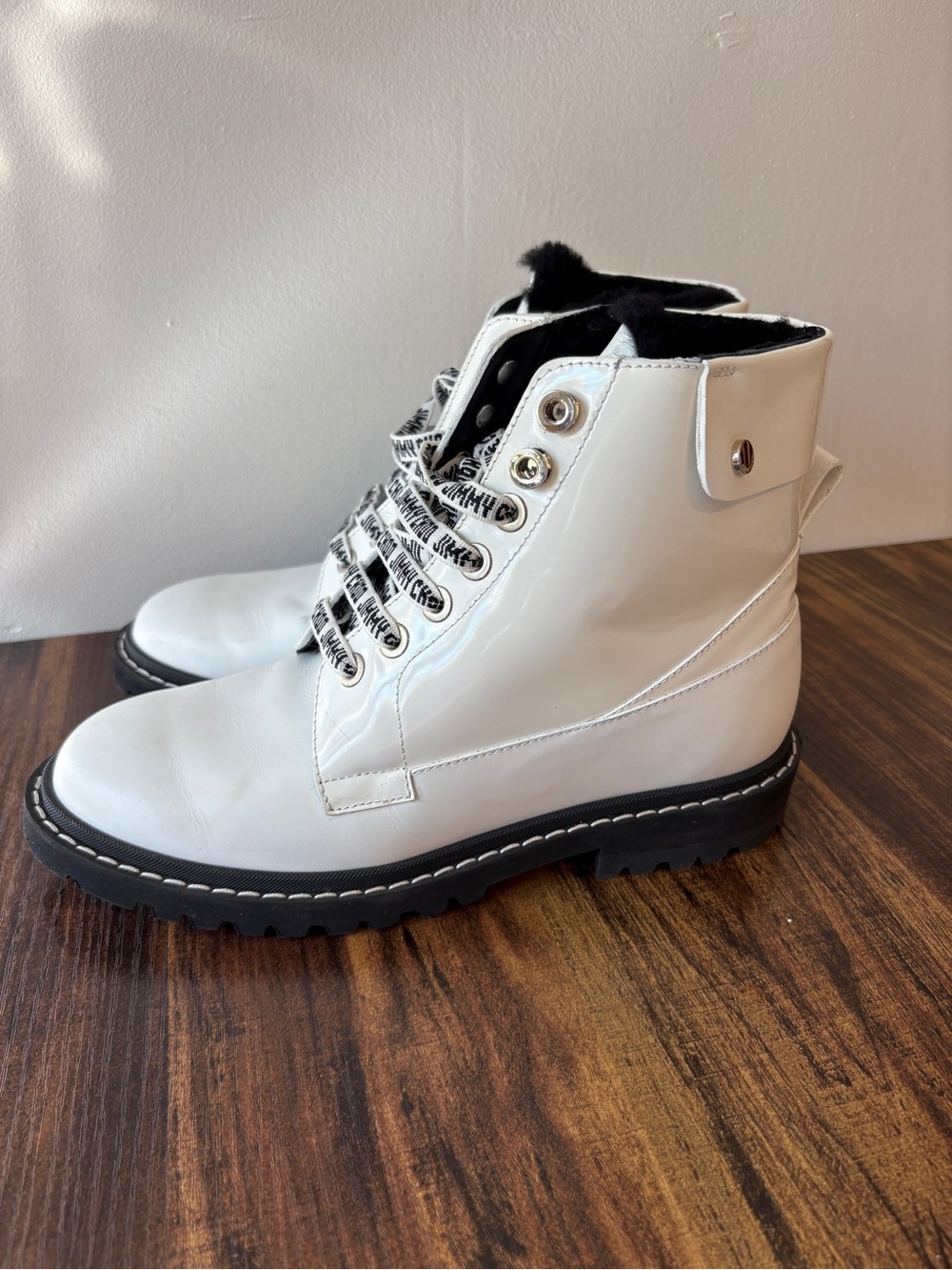 Jimmy Choo Voyager Heated White Leather Shearling Winter Boots EU 41 - Picture 4 of 16